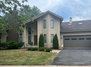 1096 Onwentsia Ct, Naperville, IL 60563