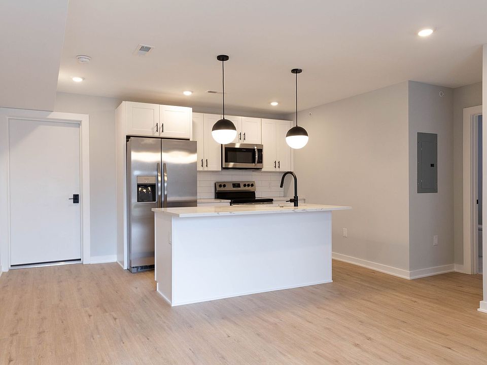 1st image of 2313 N 33rd St #4A