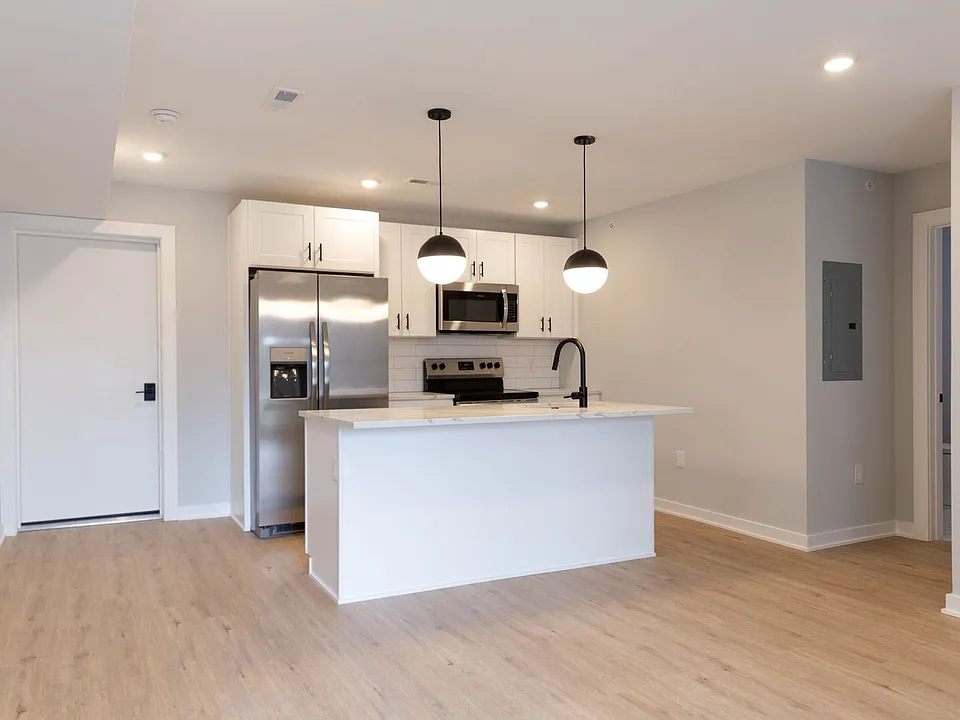 2313 N 33rd St. - DPD 8294