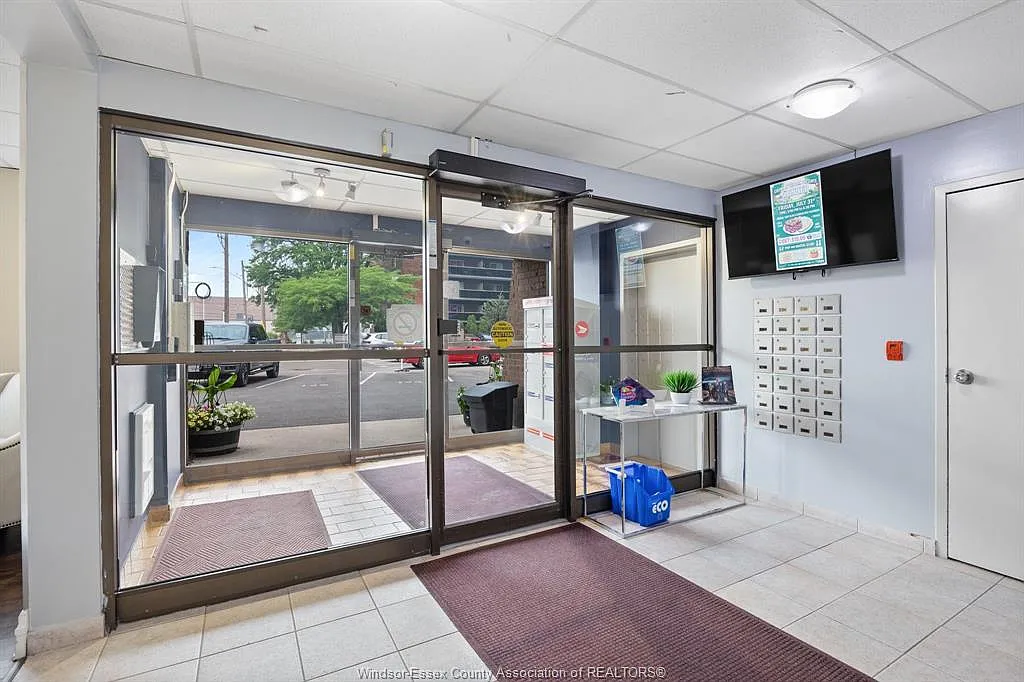 1 bed, 1.0 bath, $1,750 — Photo 3