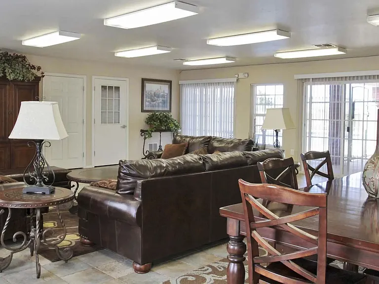 Cantibury Pointe Apartments — Photo 10