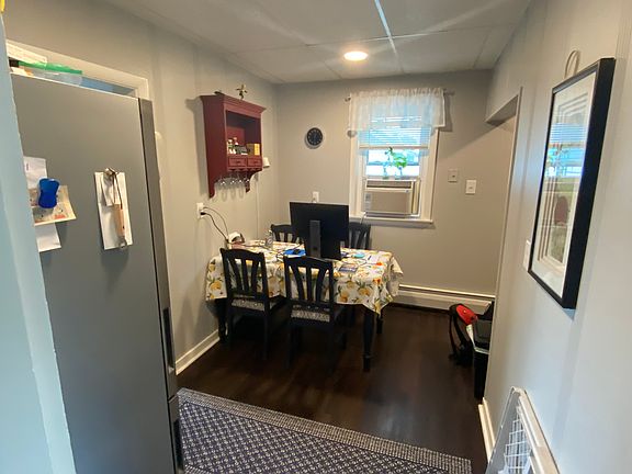 3rd image of 318 E Church St #3