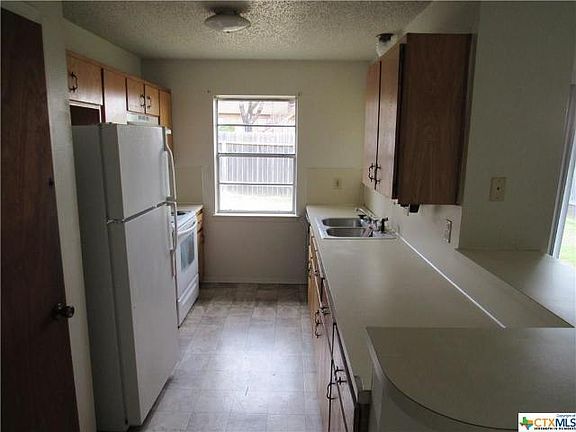 4th image of 2207 Wheeler Ave #B