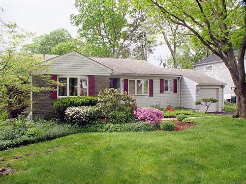 1st image of 51 Laurel Pl