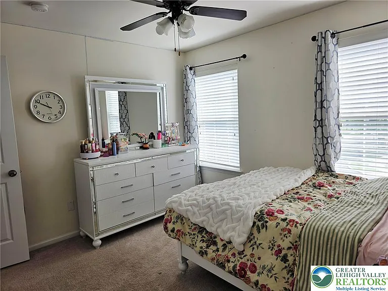 1052 Kingston Ln — Photo 50