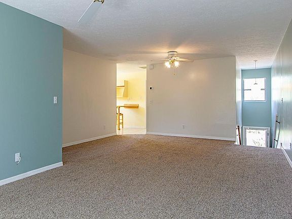 3rd image of 1534 Trafalgar Ln APT B
