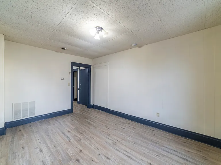 1612 Broadway St #4 — Photo 6