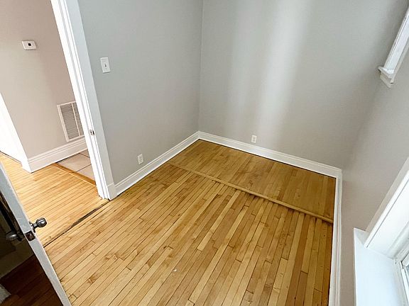 5th image of 2968 N Lawndale Ave APT 1