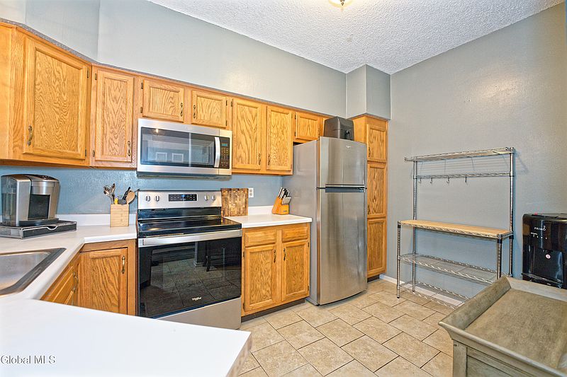 4th image of 4704 S Foxwood Drive