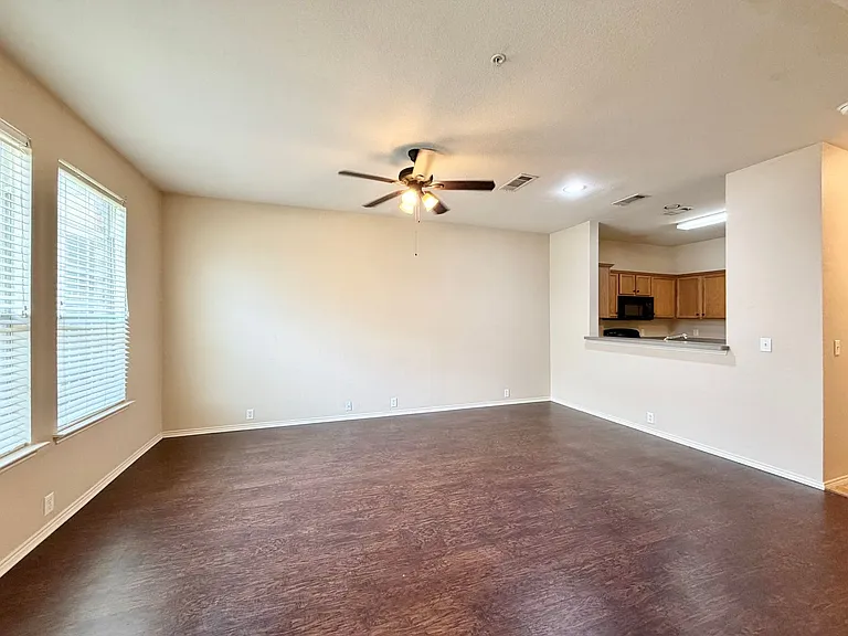 2224 Stonepark Pl — Photo 3