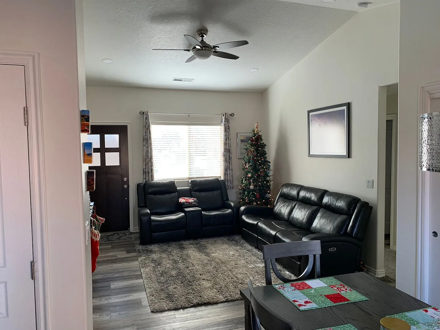 3 Bedroom Home In Painted Desert! — Photo 4