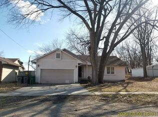 65 Elm St, Carlisle, IA 50047
