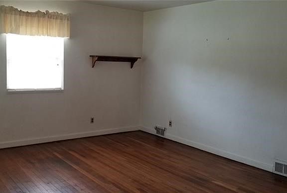 2nd image of 1826 Highland Ave