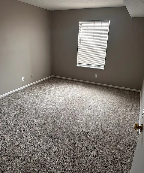 Classic Chesterfield Cup Bedroom
1bed1bath w/den