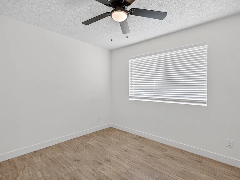 2535 W Missouri Ave #1 — Photo 12