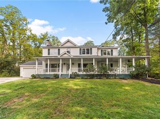 7690 Fields Rd, Chagrin Falls, OH 44023