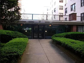 3855 Shore Pkwy, #2L