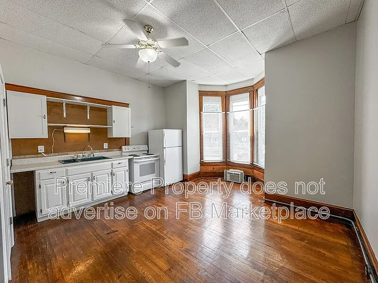 311 E Arthur St #3 — Photo 2