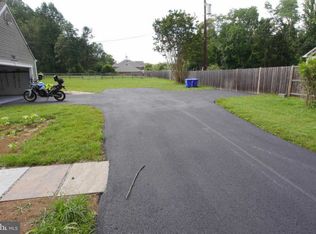 15900 Maple Ridge Ct, Rockville, MD 20853