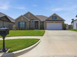 7410 E 127th Ct S, Bixby, OK 74008
