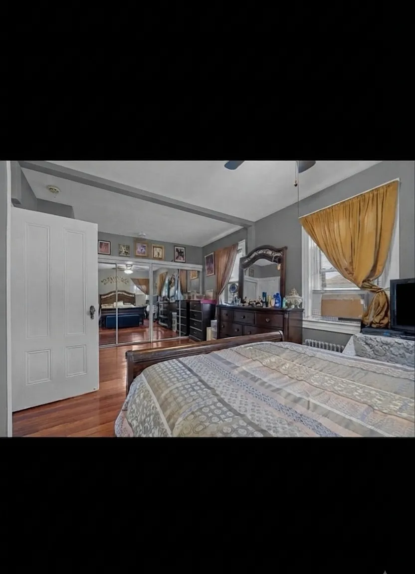 2 bed, 1100 sqft, $2,300 — Photo 4