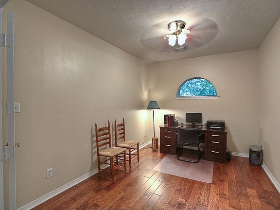 5th image of 32715 Westwood Square East Dr