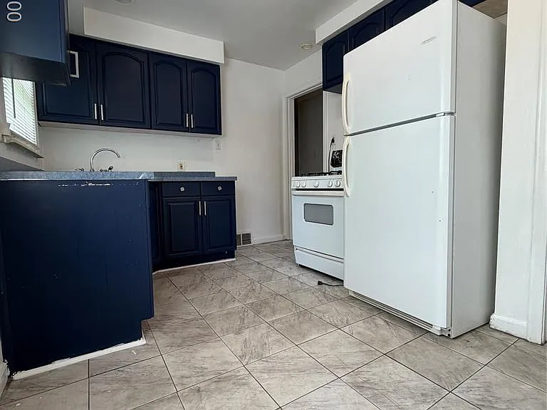 228 Auburn St — Photo 9