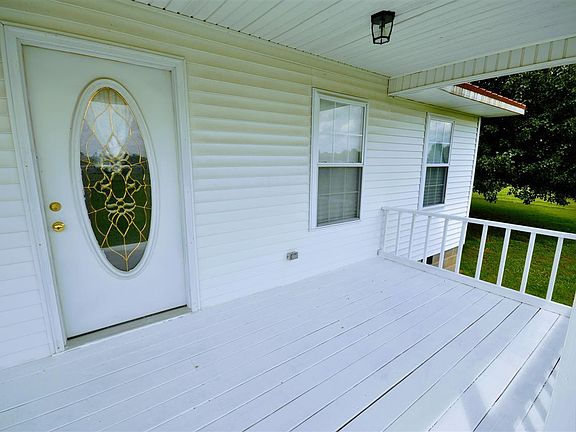 5th image of 40 Guffey Ln