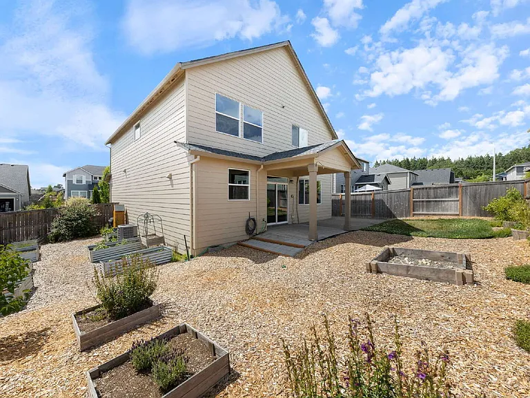 1722 N Kalapuya Pl — Photo 49