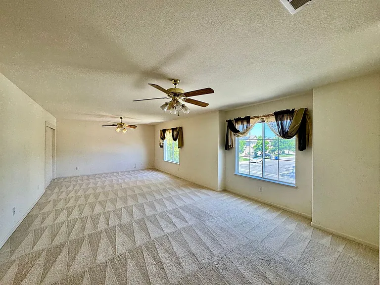 915 Cardoza Rd — Photo 17