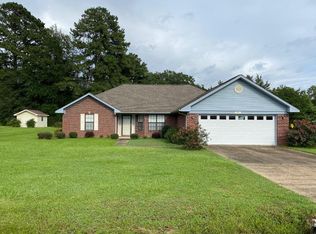 121 Bradford Ave, Fulton, MS 38843