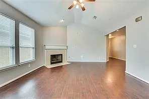 4 bed, 2.0 bath, 1959 sqft, $2,650 — Photo 3