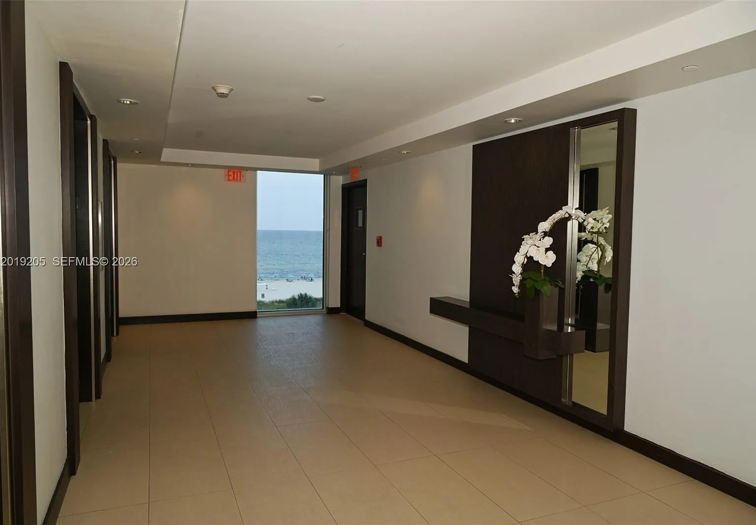 Arlen Beach Condo — Photo 4