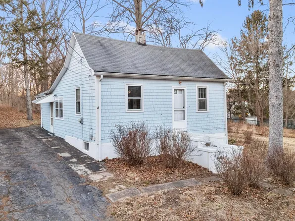 29 Rose Hill Road, Branford, CT 06405