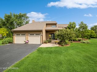 38W720 Northern Ct, St Charles, IL 60175
