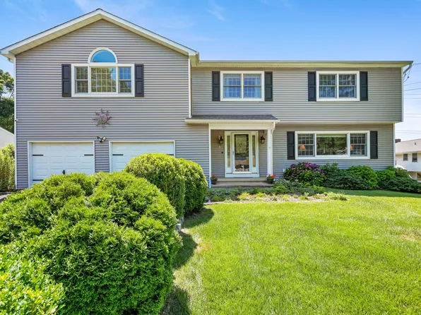 7 Woodchuck Court, Norwalk, CT 06854