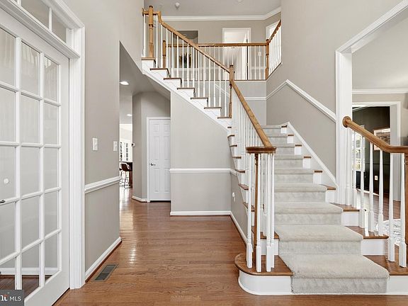 4th image of 1302 Moore Spring Ct