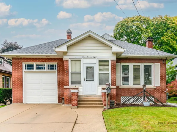 308 McKinley Ave, Libertyville, IL 60048