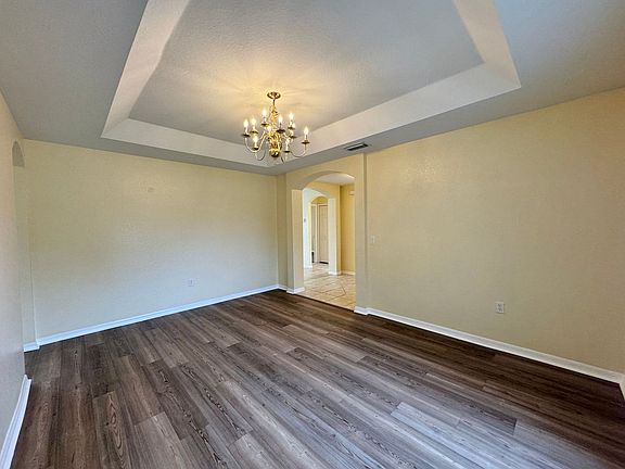 5th image of 209 Ruby Lake Ln