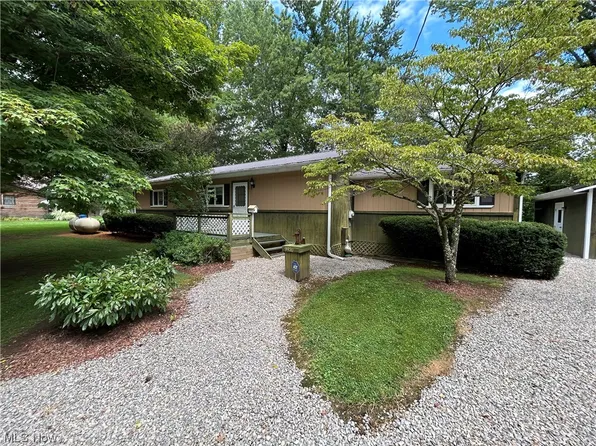 9920 Old River Rd, Blue Rock, OH 43720