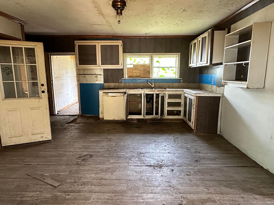 2nd image of 222 Broadway St