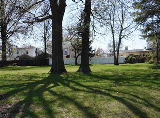 808 King George Rd, Fords, NJ 08863