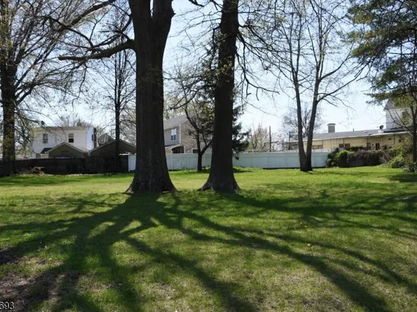 808 King George Rd, Fords, NJ 08863