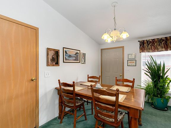4th image of 9097 Madeleine St