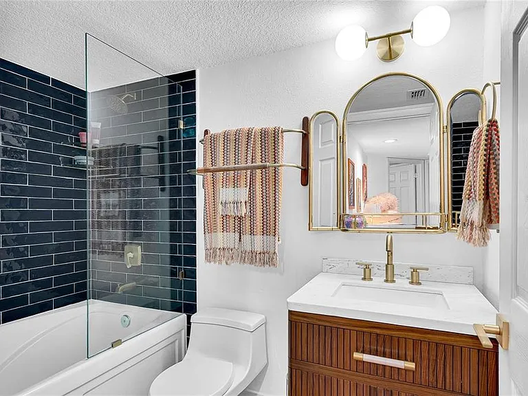 910 Pinellas Bayway S #107 — Photo 16