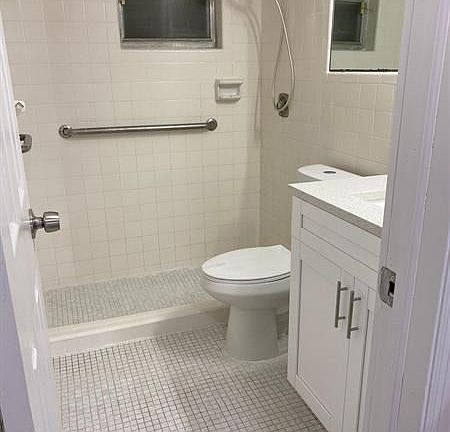 4th image of 823 S Lake Dr