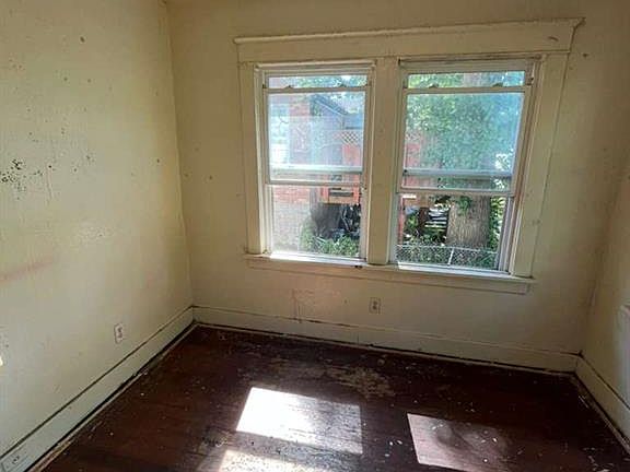 5th image of 141 S Barat Ave
