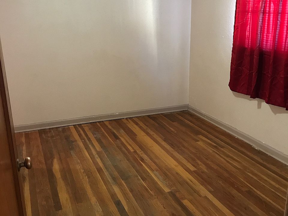 2nd image of 1847 Crook Ave APT 1