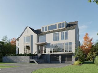 30 Meadowbank Rd, Old Greenwich, CT 06870