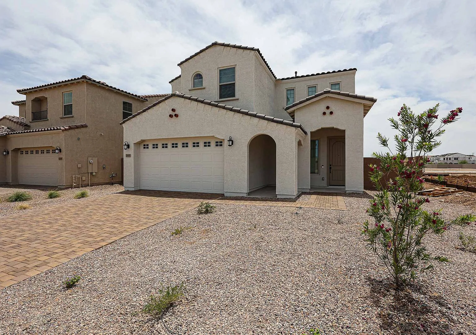 3 Bedroom + Den and Loft in Aloravita Community — Photo 2